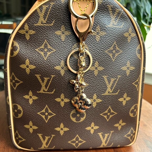 GOLD CLOVER Bag Charm Gold Tone - Picture 8 of 9